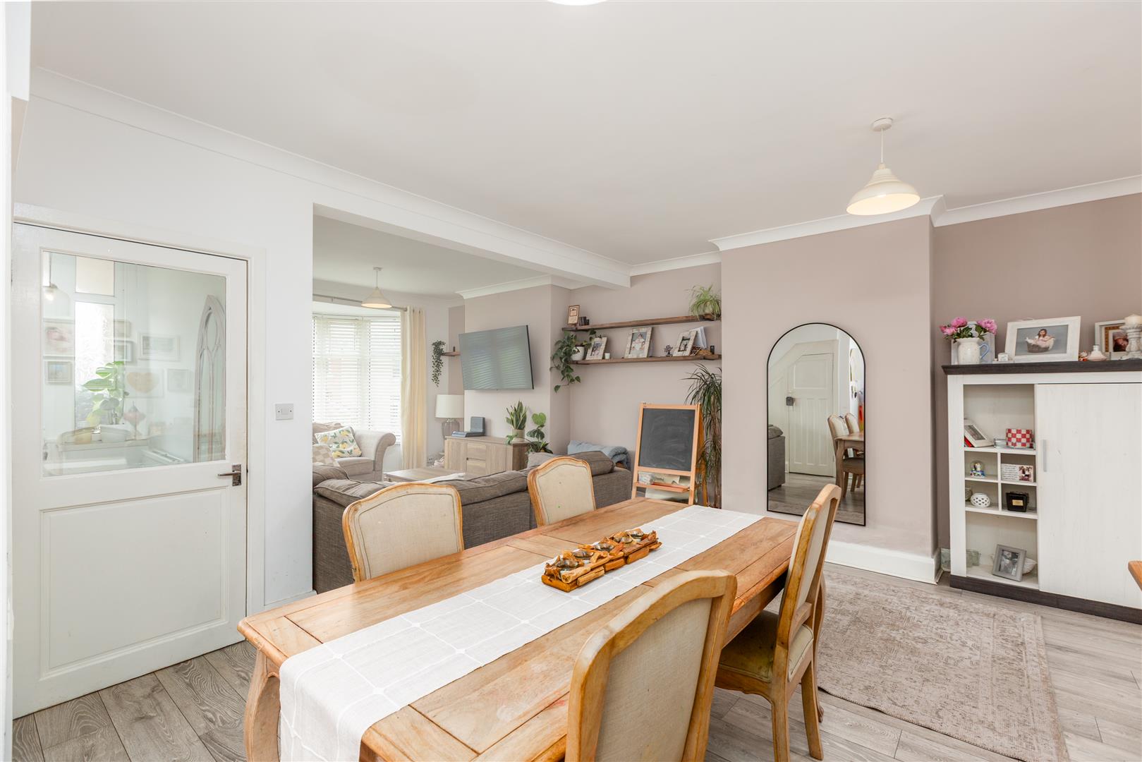 Carmarthen Road, Fforestfach, Swansea, SA5 4BN